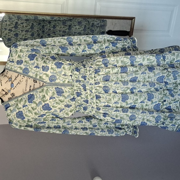 Max Studio Dresses & Skirts - ⭐️NEW⭐️Max Studio floral dress
